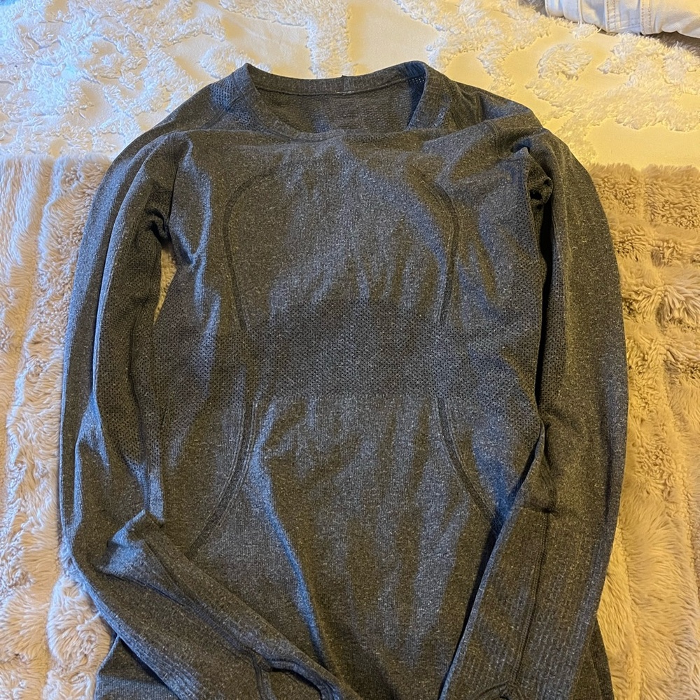Lululemon Swiftly Tech Long Sleeve Size 6